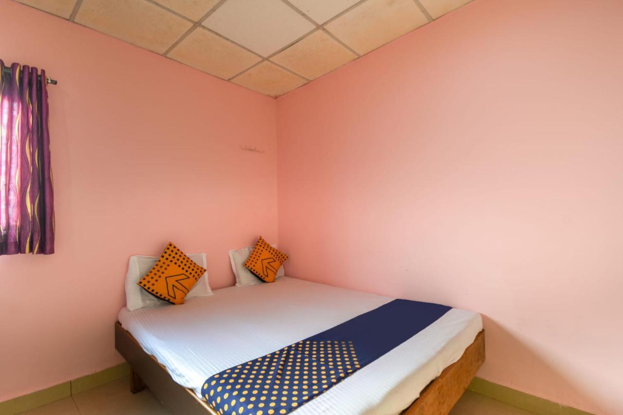 Khamshet Spot On 65135 Hotel Suvarna Samrat Lodge מראה חיצוני תמונה