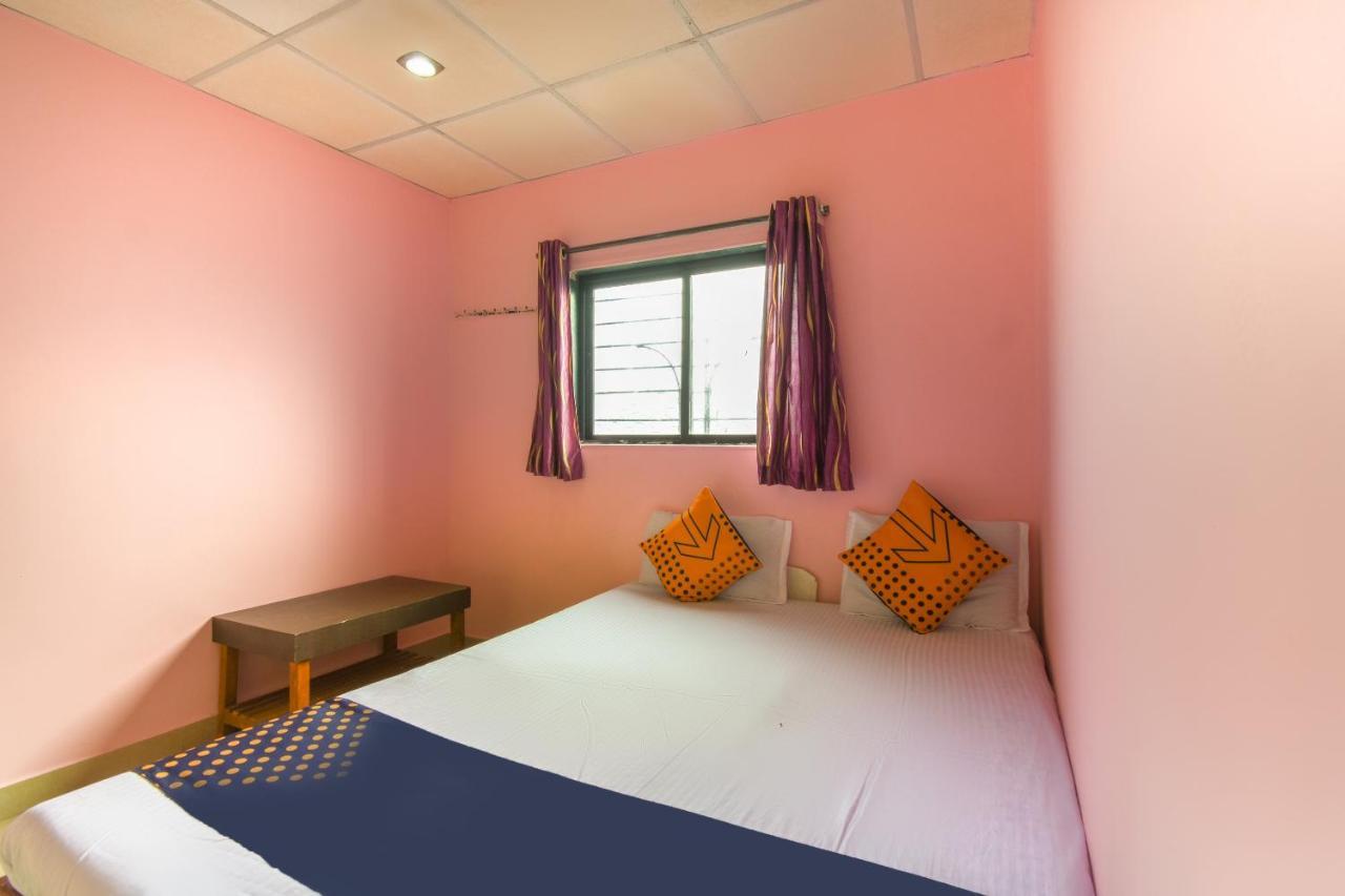Khamshet Spot On 65135 Hotel Suvarna Samrat Lodge מראה חיצוני תמונה