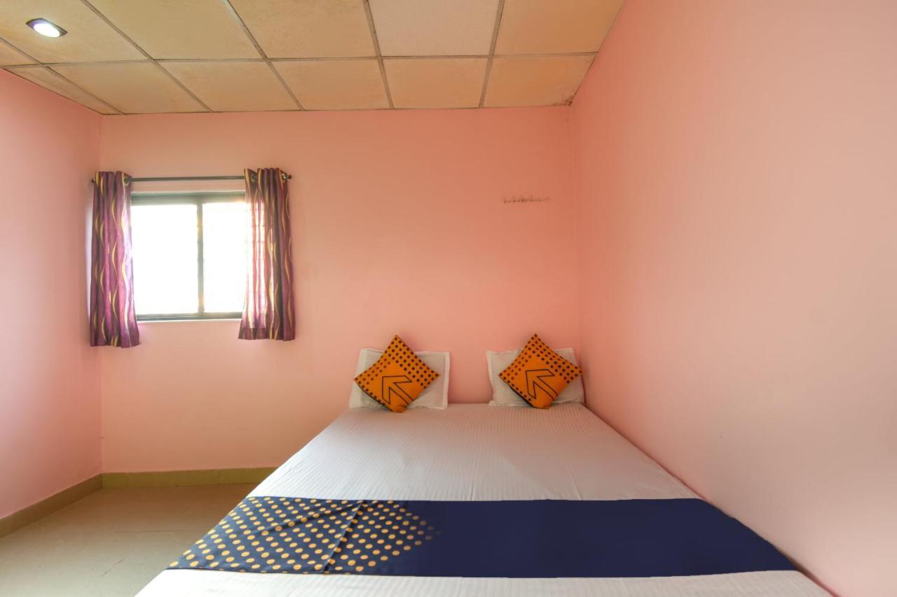 Khamshet Spot On 65135 Hotel Suvarna Samrat Lodge מראה חיצוני תמונה