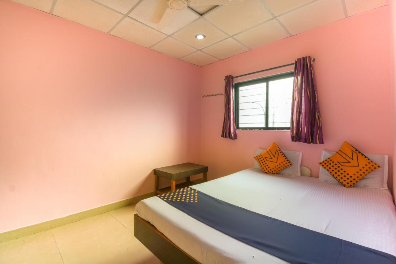 Khamshet Spot On 65135 Hotel Suvarna Samrat Lodge מראה חיצוני תמונה