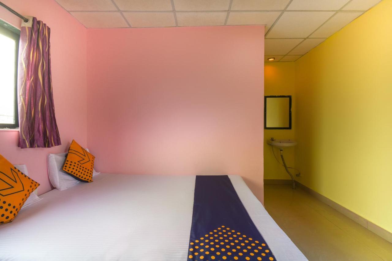 Khamshet Spot On 65135 Hotel Suvarna Samrat Lodge מראה חיצוני תמונה